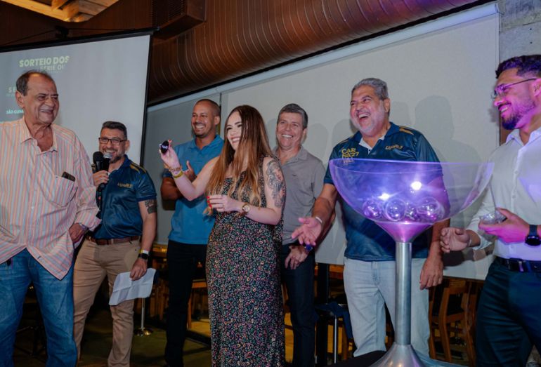 Série Ouro define ordem dos desfiles para o Carnaval 2027 com 17 escolas e acesso ampliado