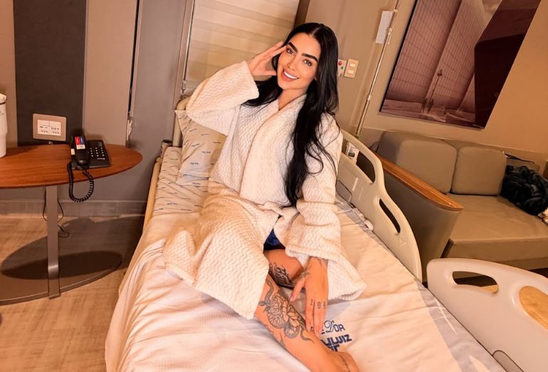 Mirella passa por cinco cirurgias de uma vez