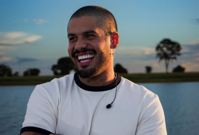 Zé Felipe revela “block” de Ana Castela durante show
